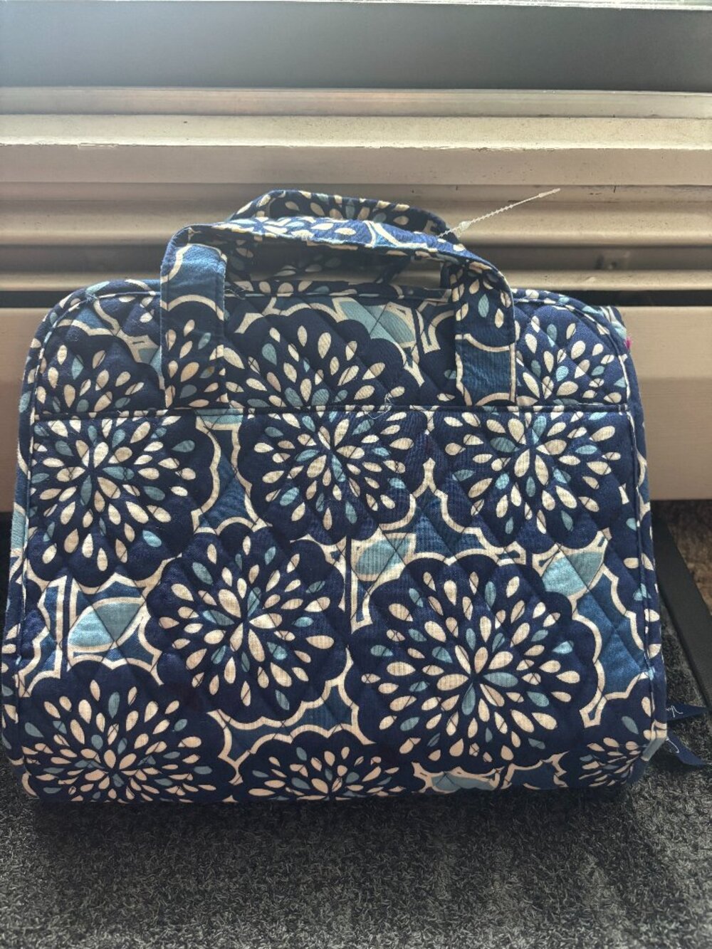 Beautiful Vera Bradley Blue & White Hanging Bag